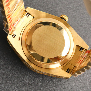 Ya está disponible la versión de lujo: artesanía excepcional combinada con una estética única. Reloj Mecánico para Hombre - Product Image 5