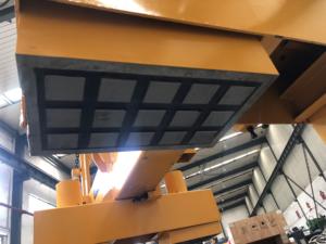 Industrieller Schwerlast-Stahlplattenheber mit Teleskopkran und Permanenthebe-Elektromagnet - Product Image 5