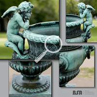 Statue en bronze personnalisée d'ange romain Pot de fleur Pot de fleur en bronze antique Pot de fleur en métal bronze pour la décoration de manoir et de station de vacances