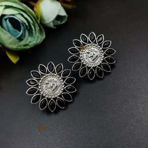 Pendientes de tuerca de diamantes de imitación con estilo de plata oxidada para ropa de fiesta informal producto a granel hecho a mano - Product Image 3