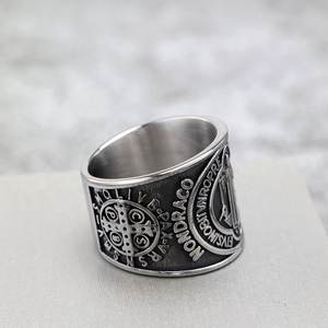 Anillo Cruzado de Acero Inoxidable para Hombre, Color Oro y Plata, Estilo Hip Hop, Joyería Religiosa con Tridente de Exorcismo - Product Image 2