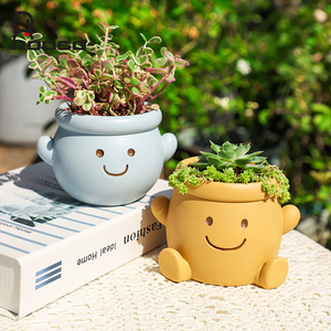 ROOGO Ensemble <span class=keywords><strong>de</strong></span> pots à succulentes en résine avec personnages <span class=keywords><strong>de</strong></span> dessins animés mignons, mini pots à fleurs Kawaii Smiley Face pour la décoration <span class=keywords><strong>de</strong></span> la maison, du jardin et du bureau, cadeau - Product Image 5