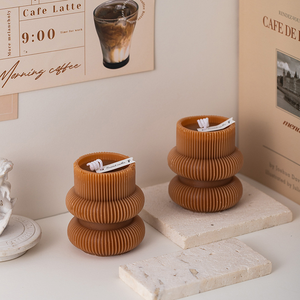 Bougie d'aromathérapie d'art nordique Bougie de parfum créatif avec modélisation géométrique de cérémonie à la main - Product Image 3