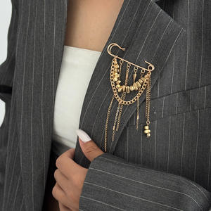 Broche de cadena con borlas CCB de joyería transfronteriza chapado en plata de aleación para mujer <span class=keywords><strong>JoJo</strong></span>, modelo 0310 multifuncional para colgar en pantalones, OEM/ODM - Product Image 2