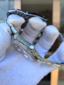 Montre-bracelet mécanique automatique de luxe haut de gamme en platine 41 mm avec mouvement à diamants et marquage de personnalisation OEM - Product Image 3