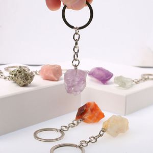 Porte-clés en pierre brute naturelle de quartz rose, cristal de guérison, breloque de mode, pendentif en cristal, pour cadeau - Product Image 2