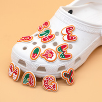 Venta al por Mayor de Dijes Navideños de PVC 2D con Letras del Alfabeto, Dijes Personalizados para Zapatos, Decoraciones Festivas, Regalo para Niños
