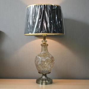 Lámpara de mesa de cristal de color latón antiguo tradicional con luz LED blanca cálida diseño Simple para uso en sala de estar interior - Product Image 4