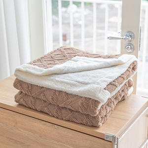 Manta de Franela Geométrica HomeMood 120x150 cm, Ropa de Cama Cálida y Suave de Fibra de Poliéster para Otoño e Invierno, Rectangular - Product Image 3