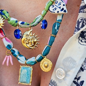 Nuevos Productos Collar de Pañuelo Bohemio Hecho a Mano Ajustable para Festival con Dijes Tipo Bandana para Mujer - Product Image 1