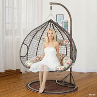 Chaise suspendue de patio à double siège en rotin plastique d'extérieur 2025 avec support en métal