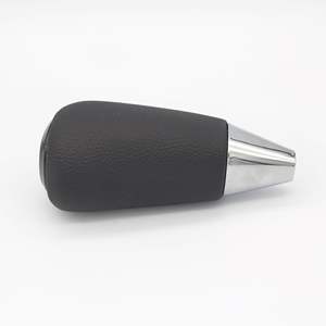 Poignée de levier de vitesses de voiture Toyota en cuir noir, transmission automatique, design ergonomique avec base chromée - Product Image 4