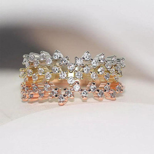 Anello Impilabile con Pavé di Stelle per Donne, Gioiello da Dito Scintillante e Romantico - Product Image 3