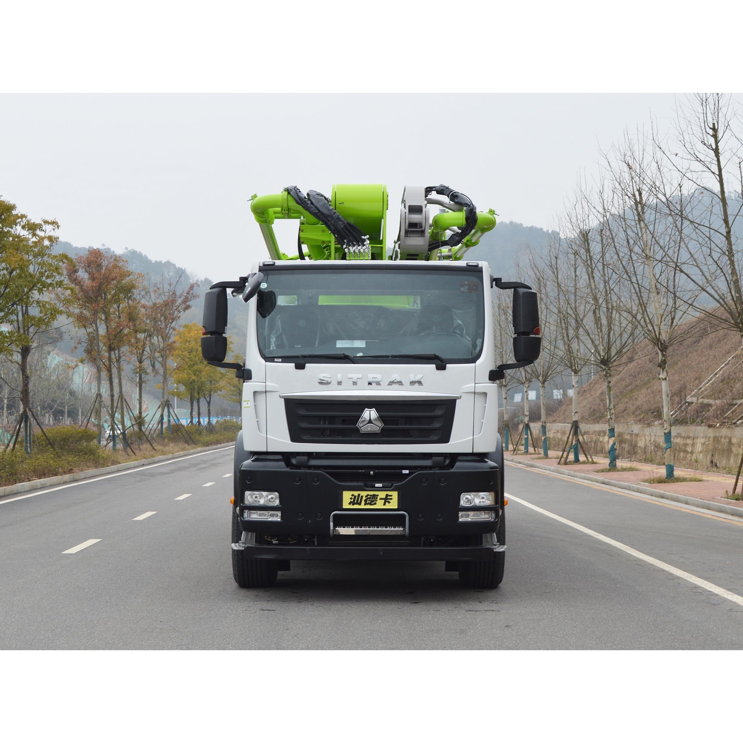 中联重科49 m混凝土泵车，带中国重汽底盘ZLJ5351THBKF 49X-
