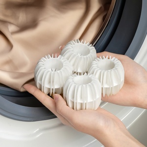 Bolas de Lavandería Mágicas de Plástico al por Mayor, Previenen la Contaminación y Descontaman la Ropa, Bola de Lavado para Baño - Product Image 1