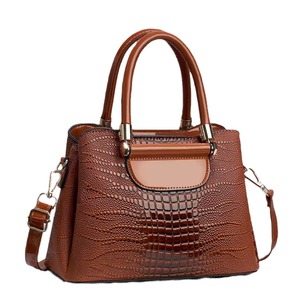 Sac à main en cuir texturé motif crocodile pour femme, sac bandoulière durable pour usage quotidien, couleur kaki, beige, café, printemps - Product Image 5
