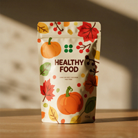 Sachet de grignotages aux graines de citrouille récoltées en automne avec fermeture éclair refermable, trou de suspension et illustration personnalisée pour l'emballage de graines grillées en vente au détail