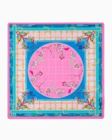 Le tapis de table de mahjong bleu et vert présente un motif d'éléphants élégants, de feuilles délicates et d'éléments architecturaux de cour.