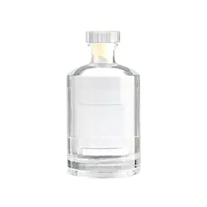 Nieuwste Ontwerp Brandewijn Wisky Fles 700Ml Kleine Glazen Fles Cognac Haanvormige Cognac Glazen Fles Kan Worden Aangepast