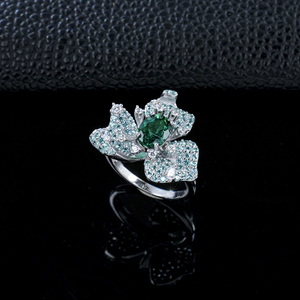 Anillo de Plata de Ley 925 con Esmeralda Cultivada en Laboratorio, Anillo de Piedras Preciosas Finas para Mujer, Regalo de Compromiso o Aniversario - Product Image 3
