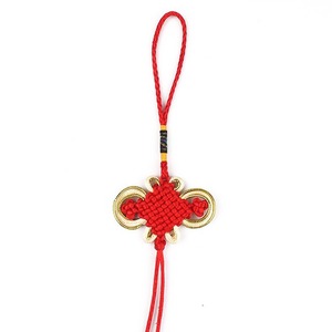 Nudo de la Fortuna con Borde Dorado de 5.5cm x 3.5cm, Colgante de Nudo Chino Rojo con Borla Decorativa - Product Image 2