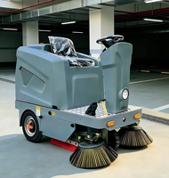 Balayeuse industrielle autoportée |   Électrique à 3 brosses de 1250 mm |   Aspirateur et pulvérisateur d'eau 3-en-1 |   8000 m²/h