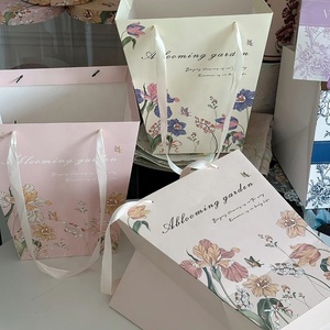 Luxury Exquisite Classic Trapezoidal Flower Gift Box Windowed Recycled Paper <strong>Bouquet</strong> Bag for Gifts Elegant Stylish <strong>Presentation</strong> - Product Image 5