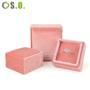 กล่องใส่เครื่องประดับกำมะหยี่สีน้ำเงิน ชมพู แดง ดำ หรูหรา - Product Image 4