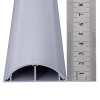 No.6 60mm/2.36 "W largeur extérieure gris en plastique Pvc câble goulotte plancher cordon couverture avec support adhésif électrique décoratif