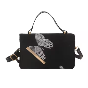 กระเป๋าถือสะพายไหล่ทรงวินเทจสำหรับผู้หญิง รุ่นใหม่ล่าสุดประจำฤดูหนาวปี 2025 ดีไซน์ทันสมัย ทำจากวัสดุ PU พร้อมซิปปิด  ตกแต่งด้วยลายปักรูปดาว  สไตล์สดใสและแฟชั่น - Product Image 5