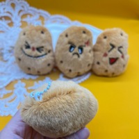 Porte-clés en peluche pomme de terre de dessin animé, motif Halloween, avec expression amusante, pendentif en peluche doux pour sac à dos, cadeau en gros