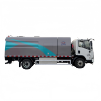 Camion de nettoyage de barrières routières électrique BYD EV 4x2 haute pression à double brosse latérale pour l'entretien routier