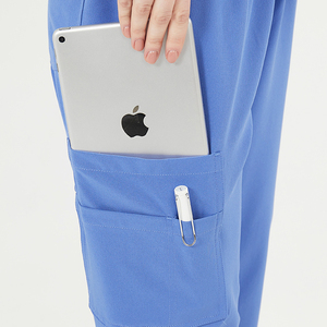 Med Couture Ensemble de gommage à col en V à 3 poches Collection 2023 Poche de poitrine en tissu tissé et poches frontales passepoilées - Product Image 4