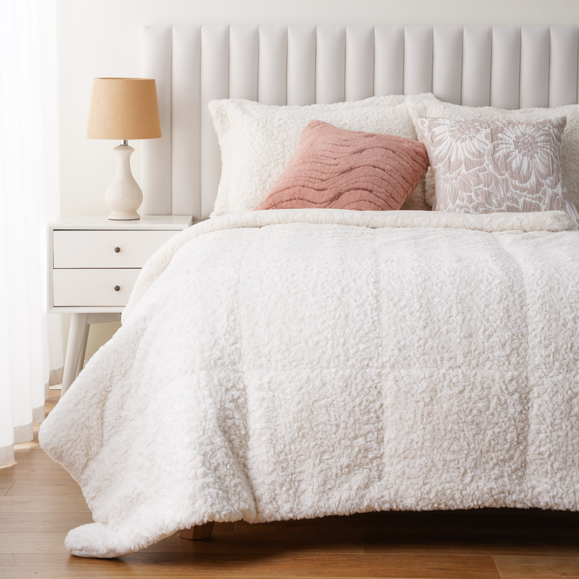 Wholesale Fur Bed Covers Luxury Comfort for Pets