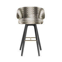 Tabouret de bar en bois haut de gamme, style luxe léger, avec dossier et accoudoirs ; design moderne et minimaliste pour îlots de cuisine de villa