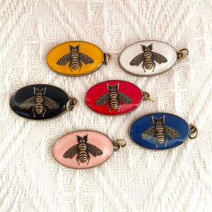 Nuevo diseño colorido Aleación de Zinc aleación abeja encanto colgante para llavero titular cremallera tirar pulsera collar fabricación de joyas - Product Image 1