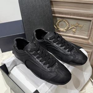 Zapatos de Cuero Genuino Compactos y Elegantes, de Lujo, con Propiedades Antideslizantes y Transpirables, Estilo Alemán, para Entrenamiento y Uso Casual - Product Image 1