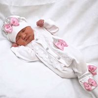 Ensemble 4 pièces 'Take Me Home' pour femme enceinte de 39 semaines : Combinaison, couverture pour bébé, bonnet, moufles, chaussures et parure de bijoux couronne royale pour photographie