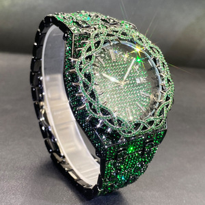Montre pour homme de grande taille, unique et personnalisée, avec mouvement à quartz, cadran à aiguilles, design à motif d'épines, zircon incrusté, vert, entièrement sertie de diamants, style hip-hop - Product Image 3