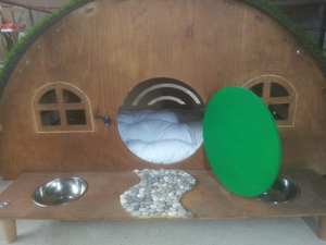 Gabbia per Cani Hobbit Grande da Interno in Legno, Cuccia per Animali Domestici, Mobili per Cani, Gabbia Corta in Legno con Cuscino - Product Image 4