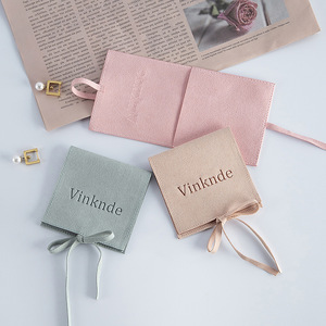 Pochette de voyage en flanelle recyclable pour bijoux, cadeau de Noël, de mariage ou de fête, en microfibre avec impression estampée - Product Image 3