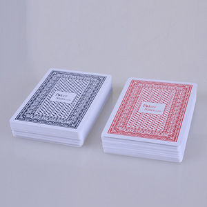 Cartes de <span class=keywords><strong>poker</strong></span> personnalisées en PVC, surface mate lisse, carte publicitaire de table avec boîte d'emballage rigide pour jeux de loisirs - Product Image 1