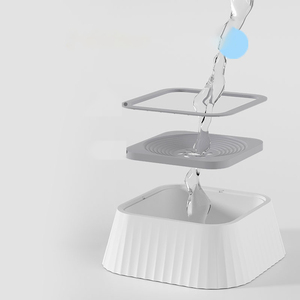 Bol d'eau anti-déversement pour chien, disque flottant anti-éclaboussures, fontaine pour animaux de compagnie, distributeur d'eau à alimentation lente sans goutte pour chiens et chats - Product Image 5