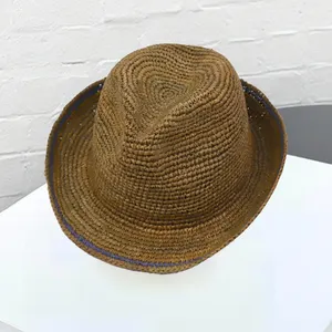 Atacado Proteção Solar Handmade Raffia Fedora Chapéu De Palha Para Homens Mulheres Férias Legal Dobrável Praia Chapéu Do Verão
