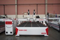 Fresadora CNC de Doble Cabezal y 3 Ejes de Alta Rentabilidad con Husillo Syntec de 6kW Refrigerado por Aire para Procesamiento Profesional en Lotes de Puertas y Ventanas