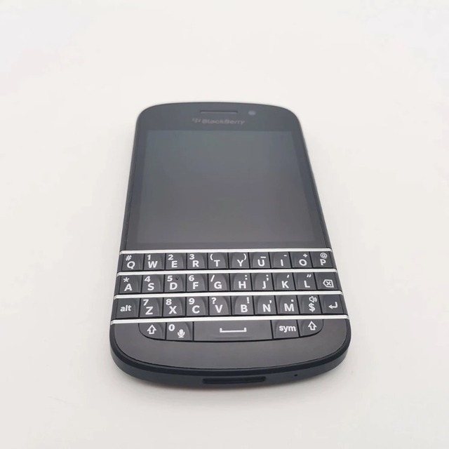 Q10  Original Unlocked Cellphone 2GB+16GB 8MP Camera Rugged Phone