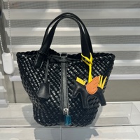 Marchés en ligne chinois texturé double poignée charmant pendentif de serrure et clé sac à main tissé de sécurité solide pour divers besoins quotidiens