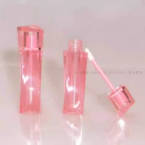 Bán Buôn Trong Suốt Bên Ngoài Lip Gloss Ống Với Cây Đũa Phép Hình Dạng Đặc Biệt Rỗng Bao Bì Mỹ Phẩm Container Lip Gloss Ống - Product Image 1