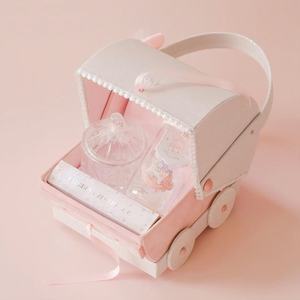 Neonate Baby pink Memory Cradle Box Custom vestiti per neonati neonati pettorina set confezione regalo scatola <span class=keywords><strong>neonato</strong></span> con manico a fiocco - Product Image 3