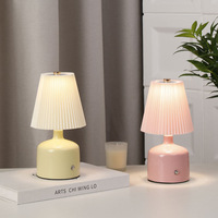 Lampe de table plissée TAIKOO en tissu, rechargeable par USB, lumière décorative de chevet pour chambres et tables de nuit